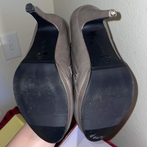 Hot Pair of ANNE MICHELLE Gray Patent Leather Knee High Boots Size 7.5 EUC - Picture 6 of 7